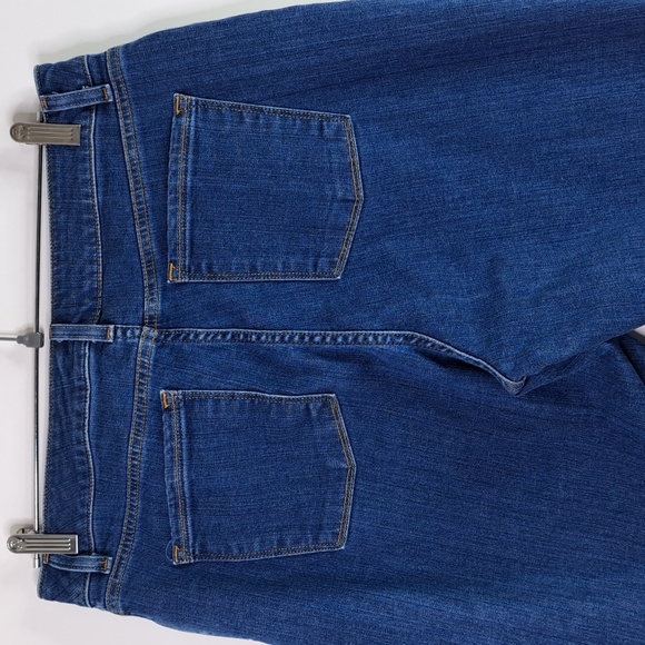 L.L. Bean Classic Fit Straight Leg Blue Jeans Size 14 M/T Inseam 31' - Picture 6 of 17
